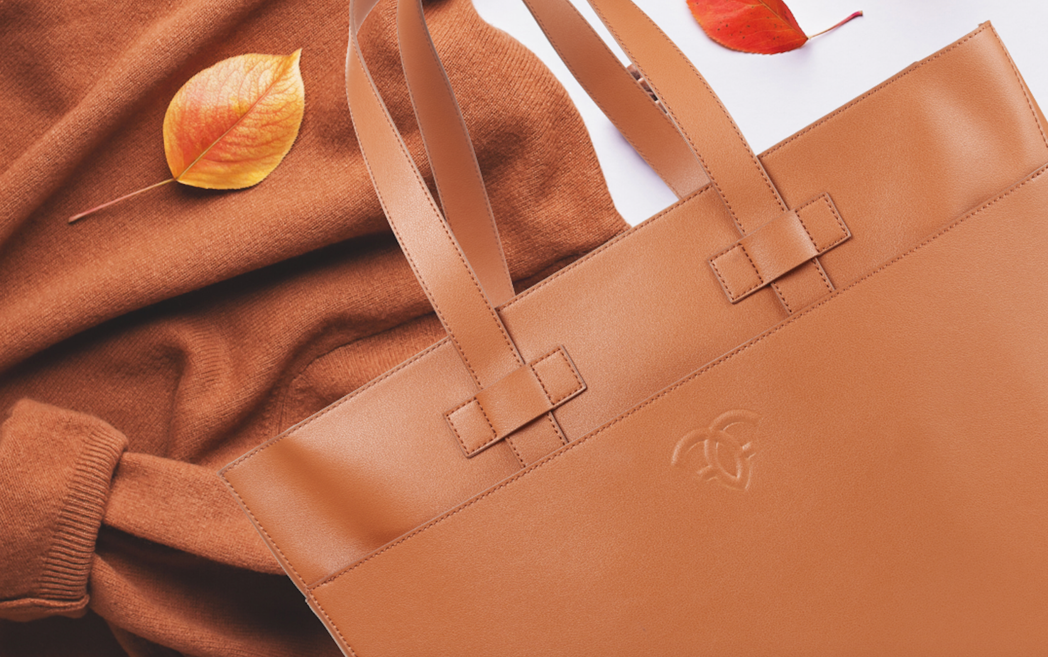 Leather tote bag discount with laptop compartment