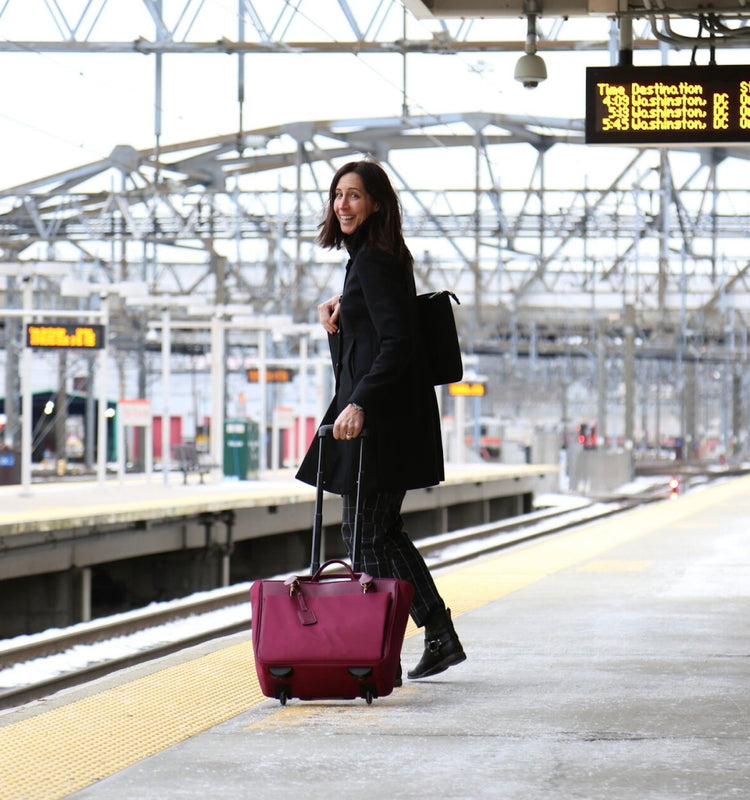 Women’s Business Bags: A Mobile Office for Work Travel